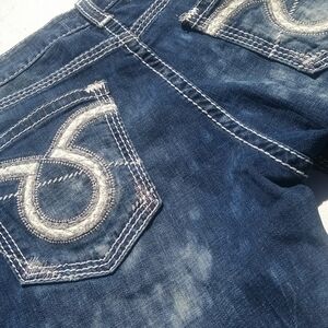 Lee Relaxed Fit Denim Jeans with Embroidered Pockets